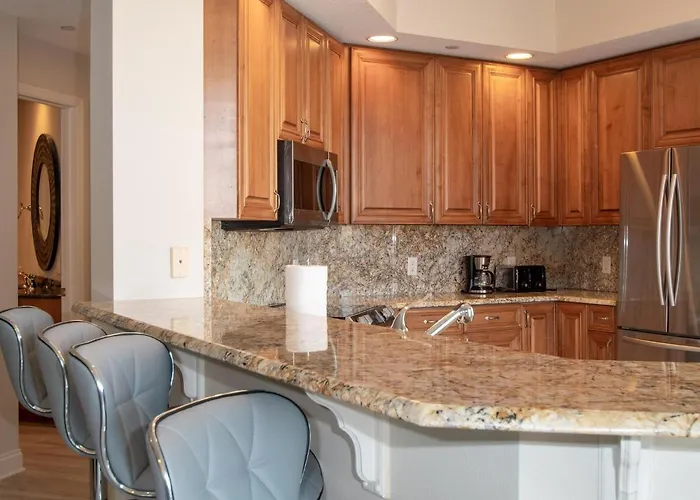 Apartment Belle Harbor 310w Luxury With Oversized Balcony *