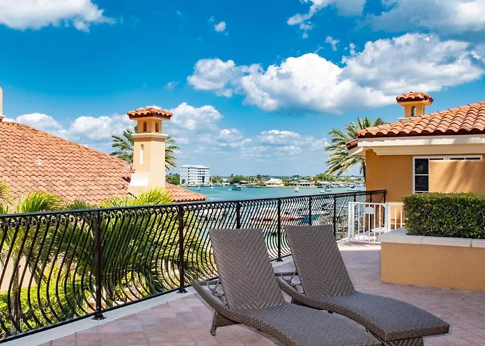 Belle Harbor 310w Luxury With Oversized Balcony *