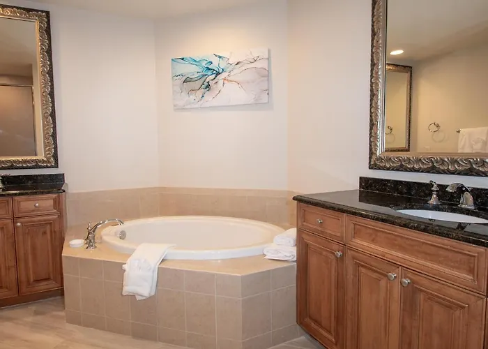 Apartment Belle Harbor 310w Luxury With Oversized Balcony