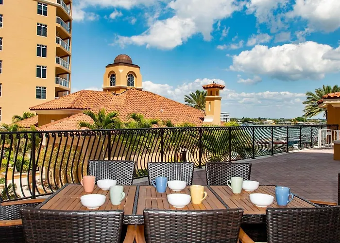 Belle Harbor 310w Luxury With Oversized Balcony Apartment *