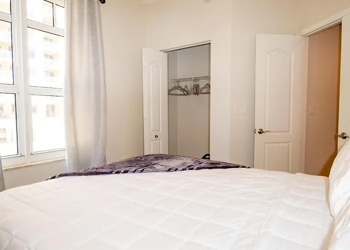 Apartment Belle Harbor 310w Luxury With Oversized Balcony *