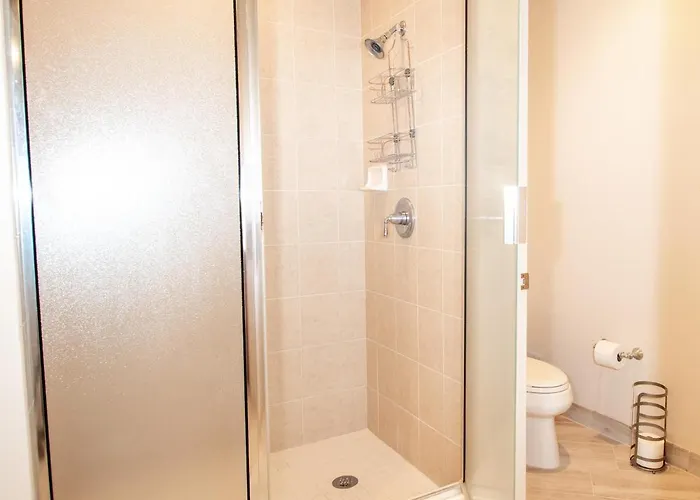 Apartment Belle Harbor 310w Luxury With Oversized Balcony *